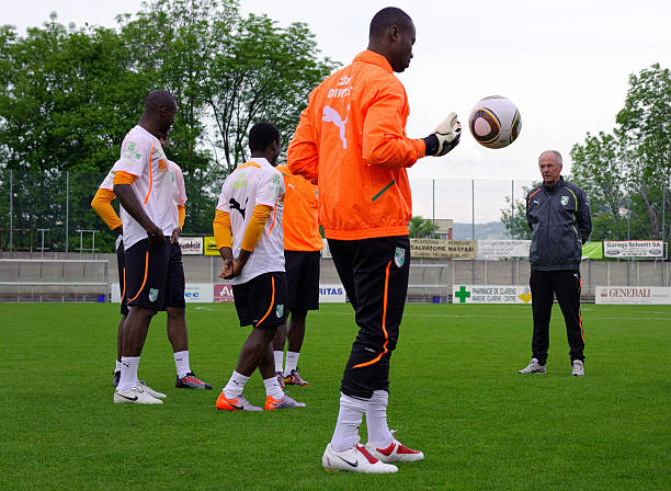 通过互动和 通过互动和